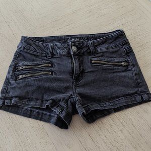 American Eagle short, size 2, women short, black jean short, American Eagle